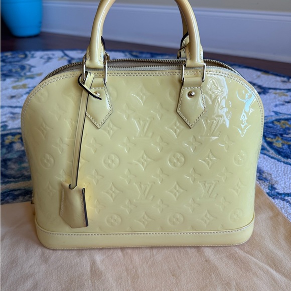 Authentic Louis Vuitton Alma Citrine Bag. - Picture 9 of 15